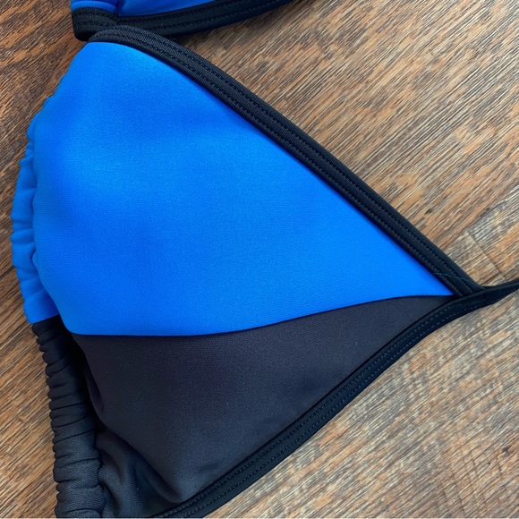 Body Glove 80’s Throwback Triangle Top - Picture 4 of 6